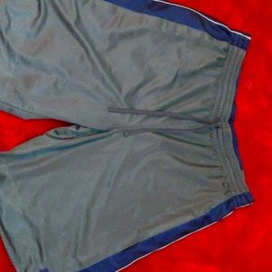 Basketball shorts(2 diffrent colors)
